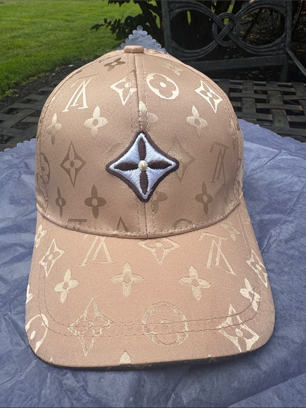 Baseball cap  Beige Baseball Cap with Embroidered